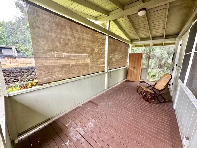 Building Photo - Mililani 2 Bed, 1 Bath Rental with Washer + Dryer