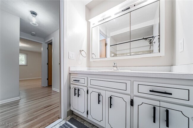 Building Photo - 1682 Mendelssohn Dr