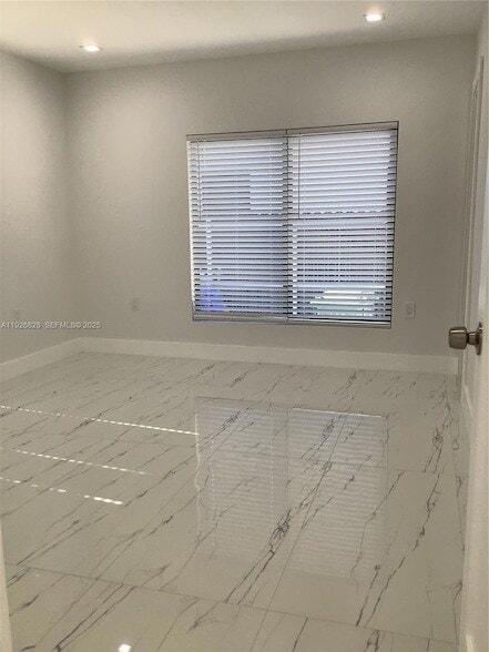 Building Photo - 1653 SW 17th Terrace