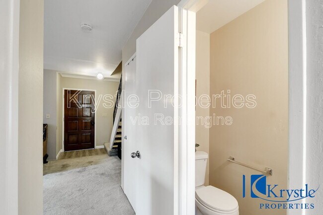 Building Photo - 138 Warwick Dr
