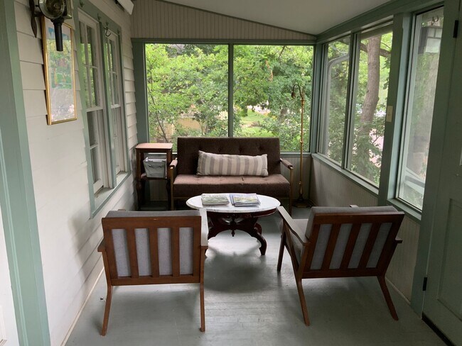 Building Photo - Masterfully renovated 1898 bungalow Chautauqua Park