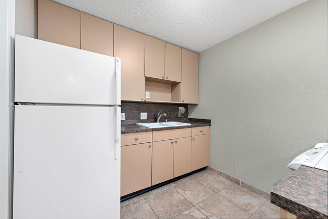 Building Photo - Valley Apartments