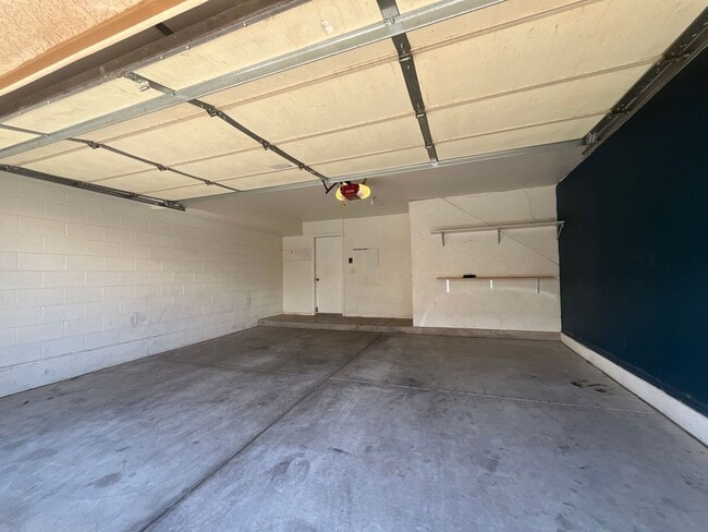 Building Photo - 3 bedroom 2.5 bath townhome for rent