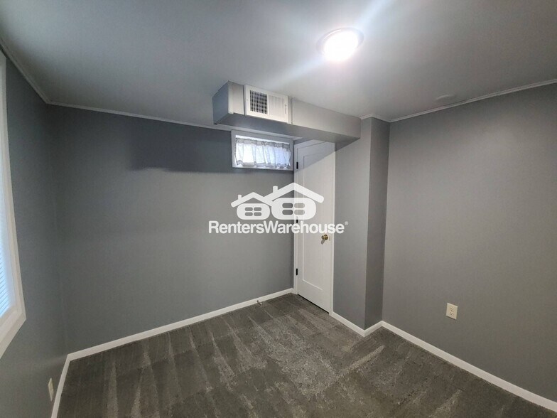 Building Photo - 732 E Lincoln Rd