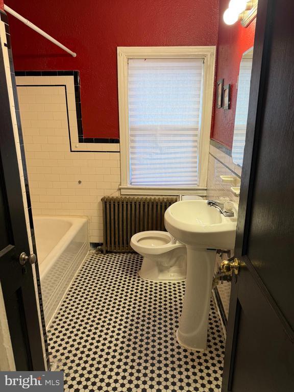 Building Photo - 703 N Augusta Ave