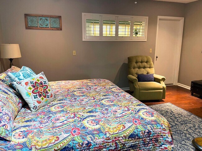 Building Photo - 3301 Loren Rd