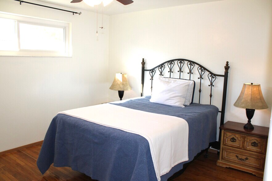 Building Photo - 1120 S Curry St