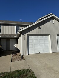 Building Photo - 10634 N Locust Ct
