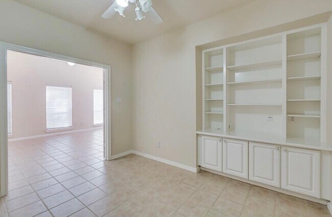 Building Photo - 12565 Piping Rock Dr