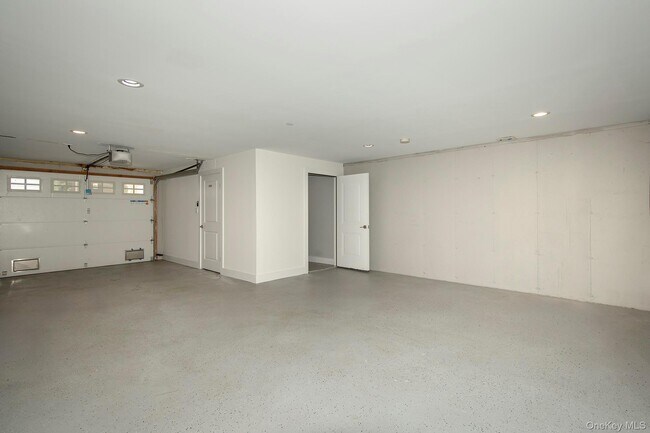 Building Photo - 1 Wallace Ct