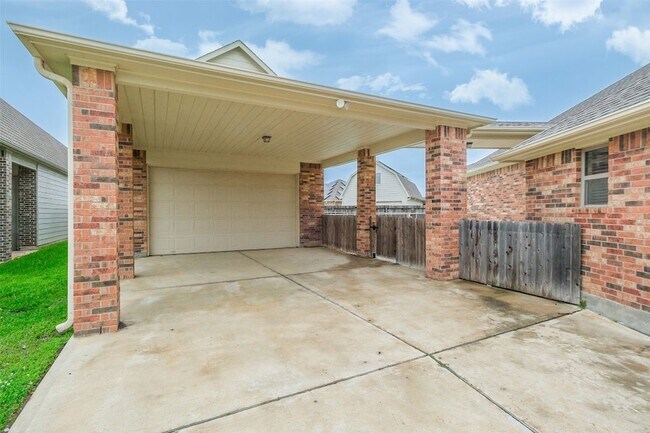Building Photo - 6811 Gonzales Pt