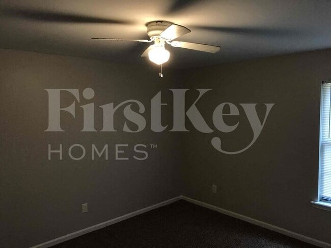 Building Photo - 4018 Glenroy Dr