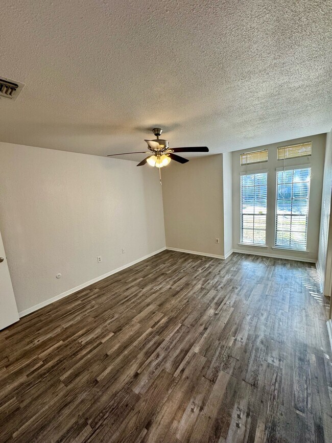 Building Photo - 4019 Evergreen St