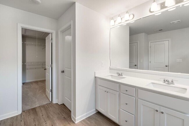 Building Photo - 420 Pt Pl Dr