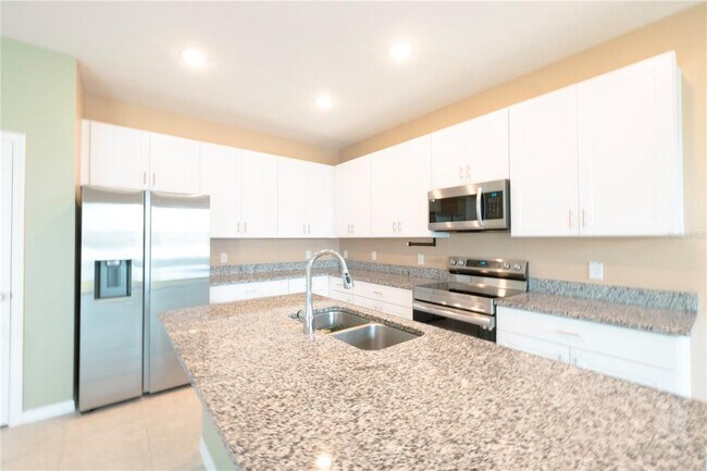 Building Photo - 2203 Pigeon Plum Dr