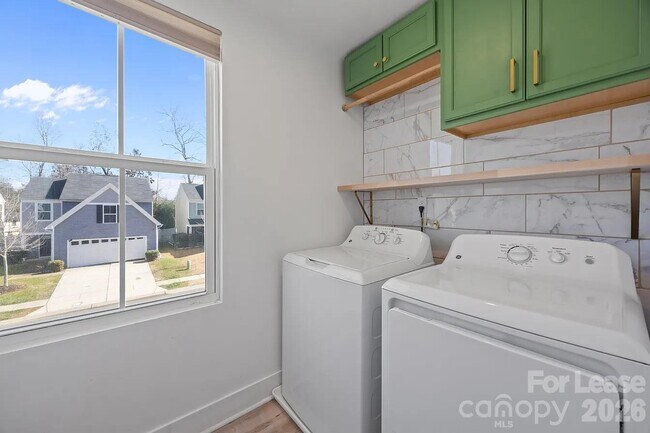 Building Photo - 1820 Hooper Court