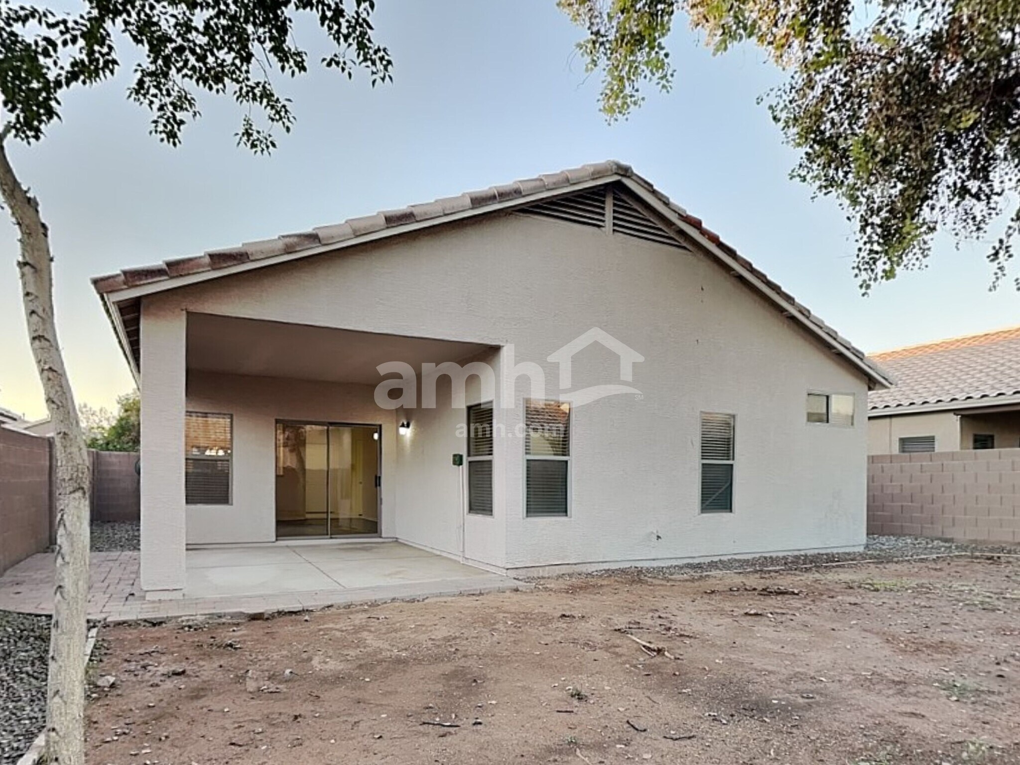 Building Photo - 2852 E Devon Ct