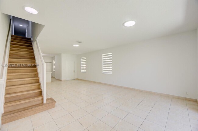 Building Photo - 2143 Hacienda Terrace