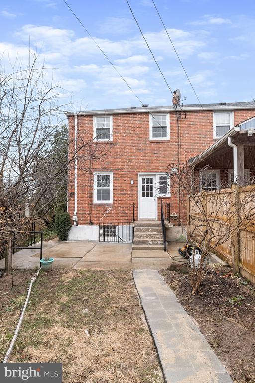 Building Photo - 8336 Wyton Rd