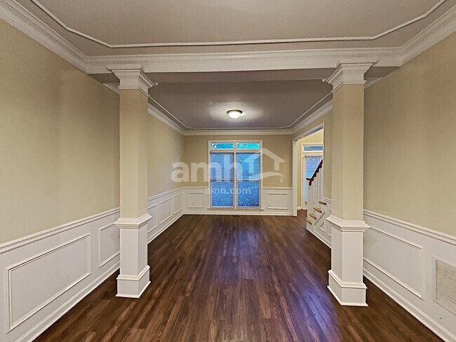 Building Photo - 815 Hillcrest Ln