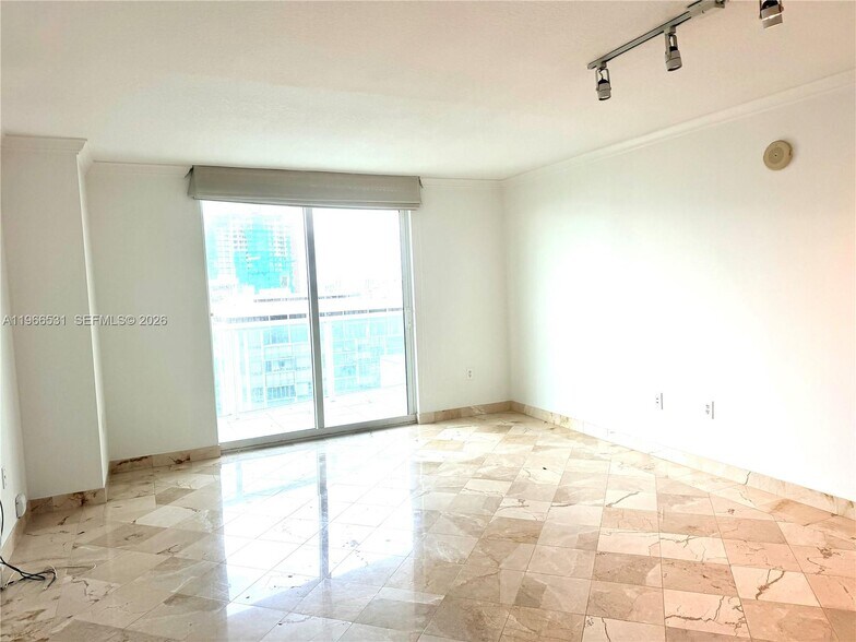 Building Photo - 2101 Brickell Ave