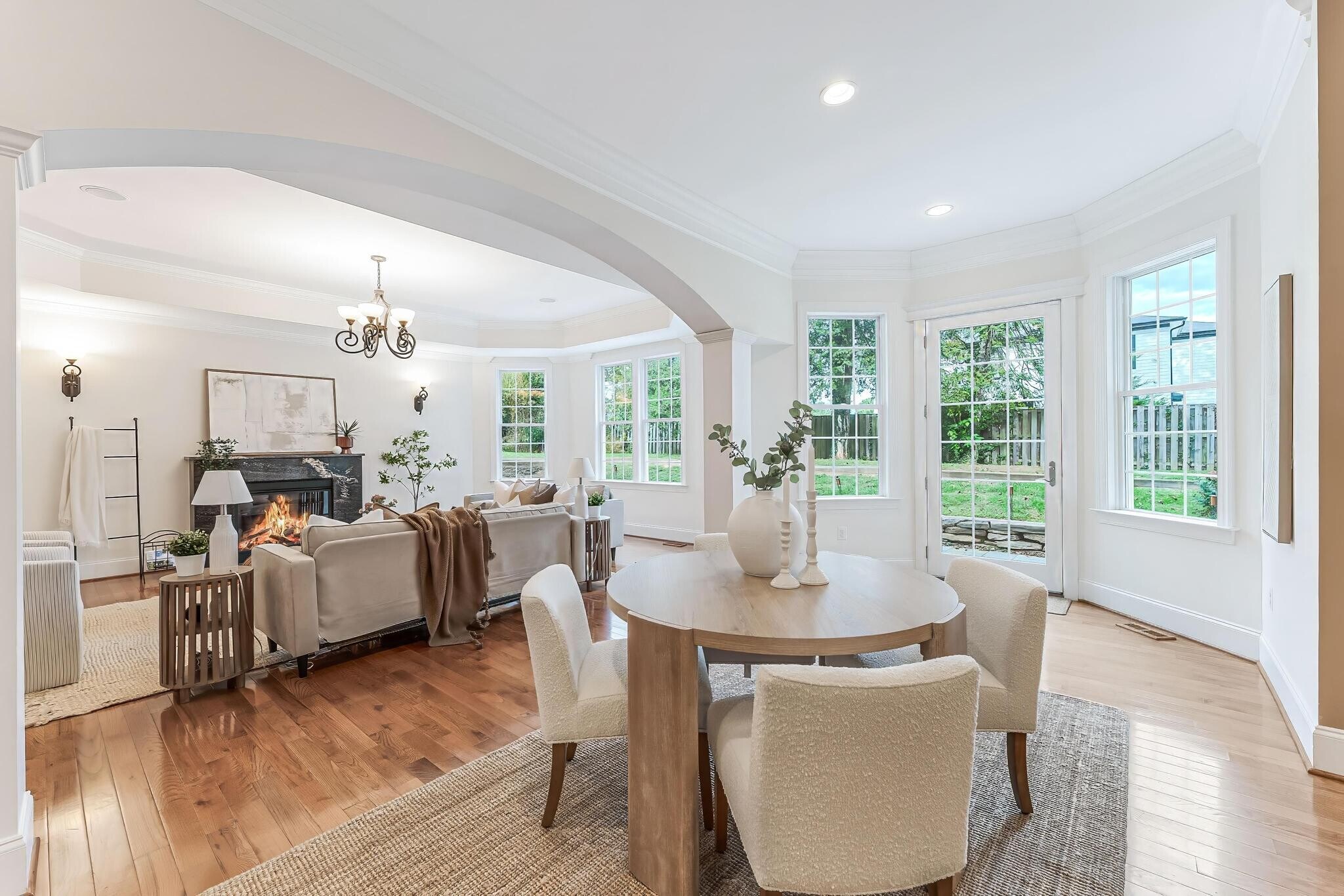 Building Photo - 829 Golden Arrow St