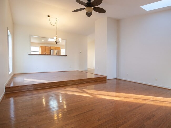 Building Photo - Move in ready 3 bedroom home