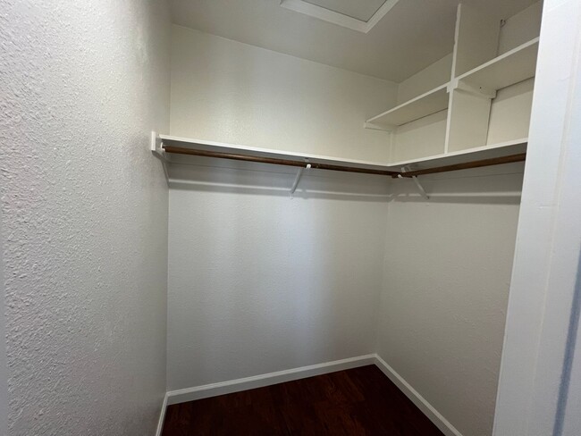 Building Photo - 2-bedroom single story condo located in de...