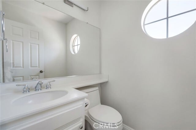 Building Photo - 24351 Kings View