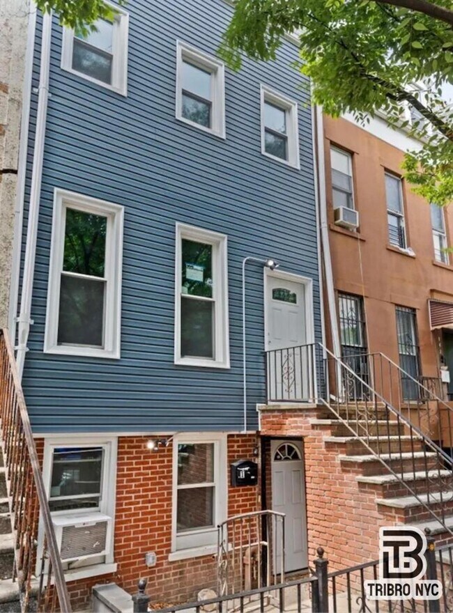Building Photo - 3 bedroom in Brooklyn NY 11205