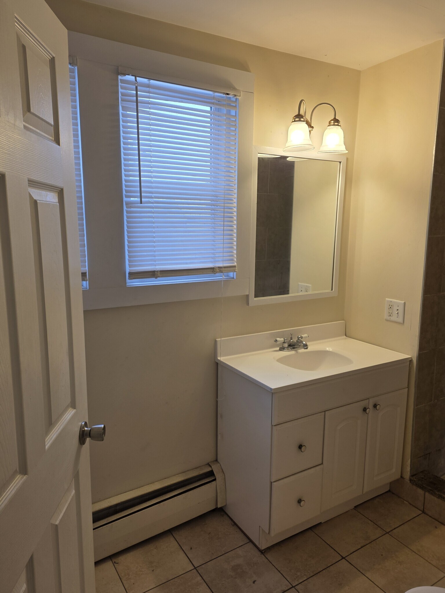 Building Photo - 127 Fort St