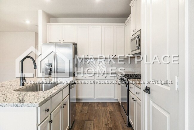 Building Photo - 6107 White Spruce Dr