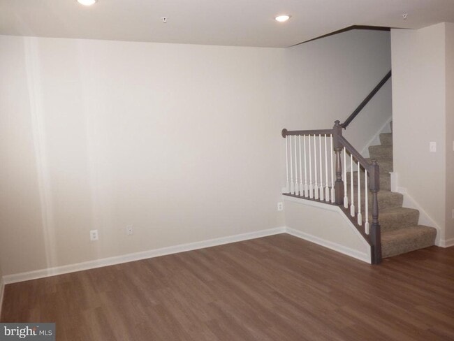 Building Photo - 2583 Hopton Ln