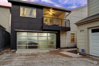 Building Photo - Modern and Sleek Three Bedroom Townhome!