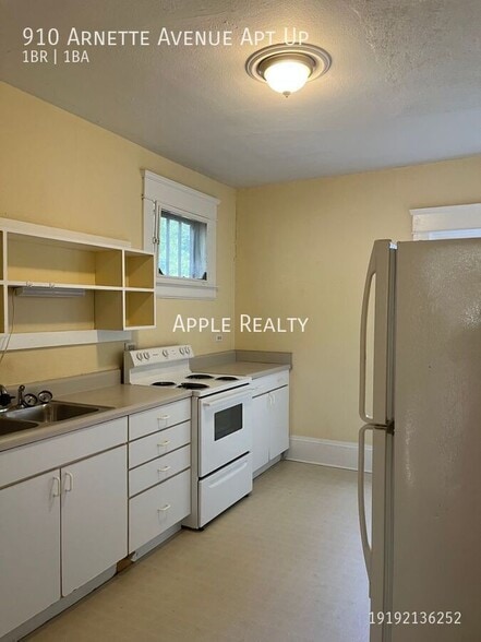 Building Photo - 910 Arnette Ave