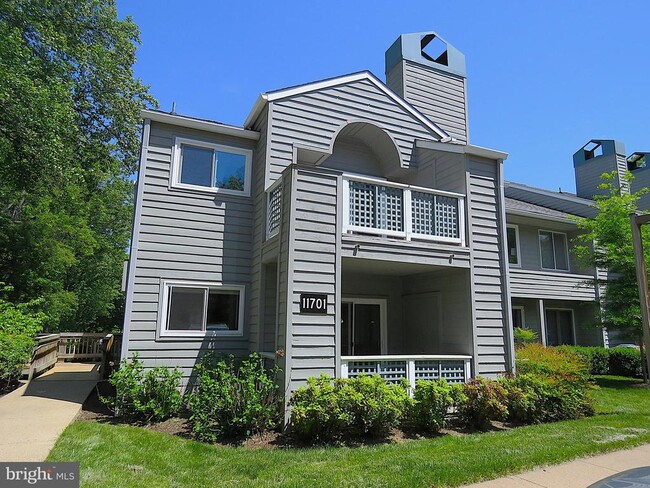 Building Photo - 11701 Summerchase Cir