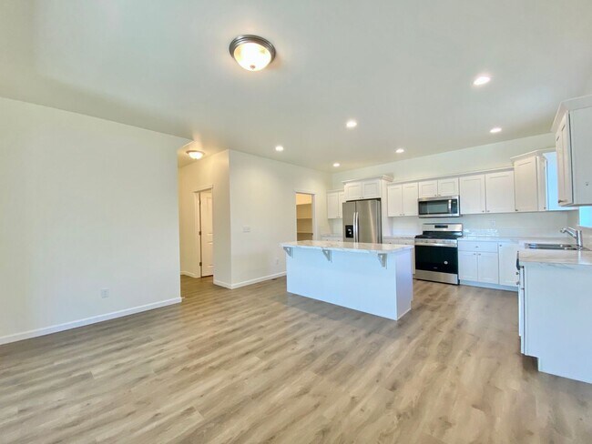 Building Photo - Beautiful, Newly-Built Home with Office