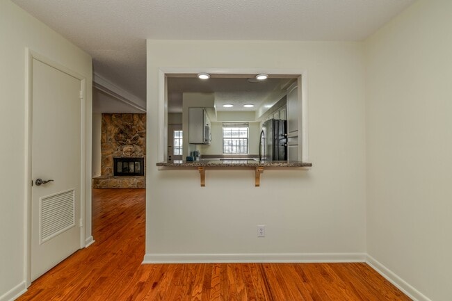 Building Photo - 7914 Gleason Dr NW