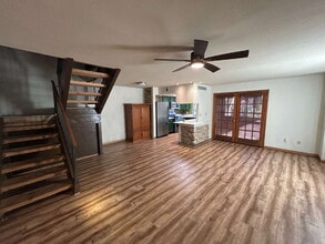 Building Photo - "Charming 2-Bed Townhouse Oasis with 2.5 Baths in Prime Las Vegas Location!"