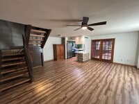 Building Photo - "Charming 2-Bed Townhouse Oasis with 2.5 Baths in Prime Las Vegas Location!"