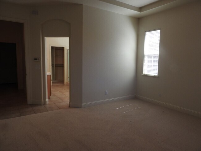 Building Photo - Empire Ranch!!