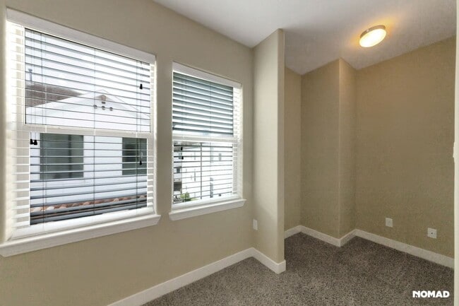 Building Photo - Stylish 3BR gated Townhome in Houston