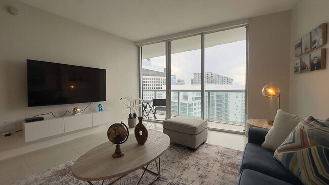 Building Photo - 485 Brickell Ave