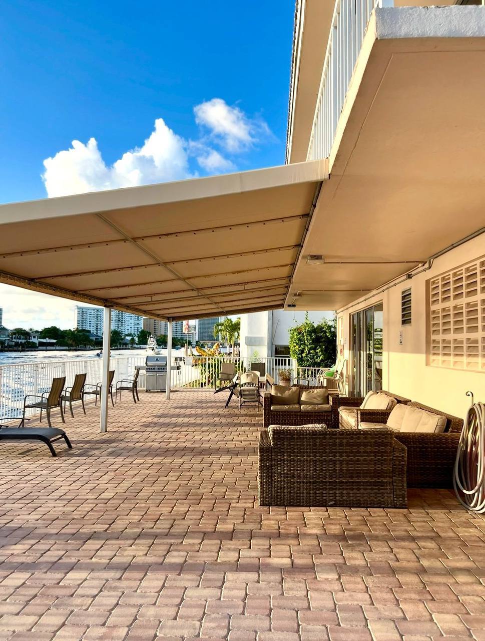 Building Photo - 3161 S Ocean Dr