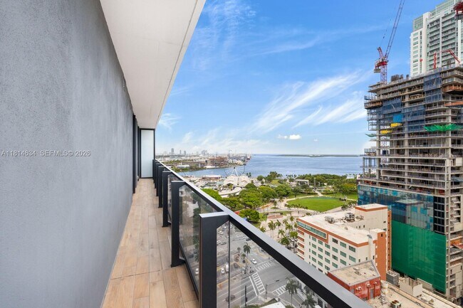 Building Photo - 398 NE 5th St