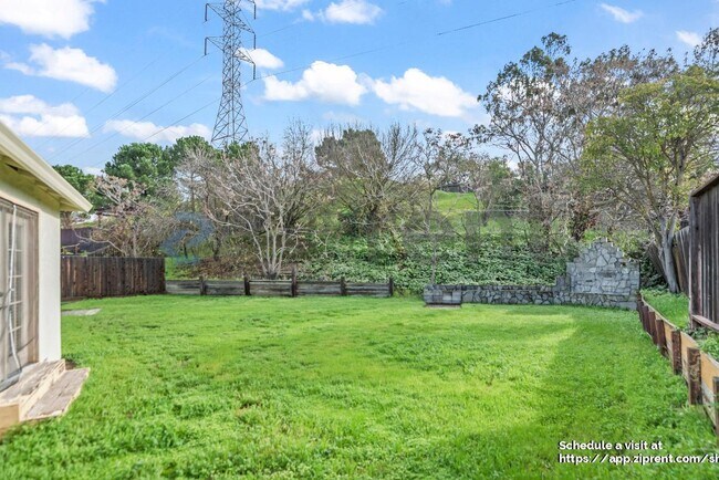 Building Photo - 808 Tremont Ct