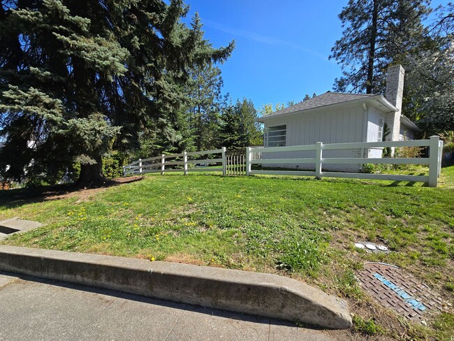 Building Photo - Adorable South Hill Home! Available Now!