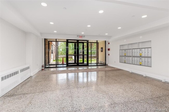 Building Photo - 671 Bronx River Rd