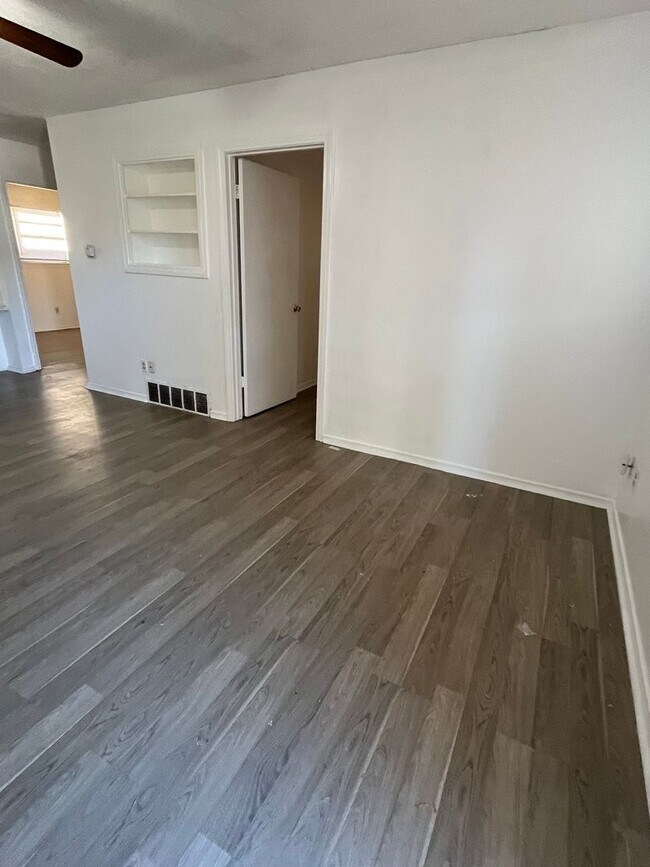 Building Photo - 1612 58th St