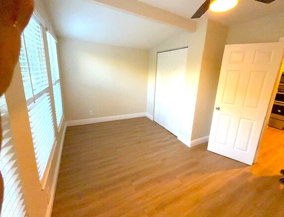 Building Photo - 1471 Park St